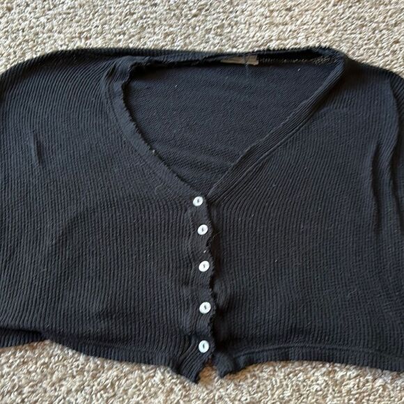 Urban Outfitters Sweaters - Urban outfitters crop sweater. Size S
